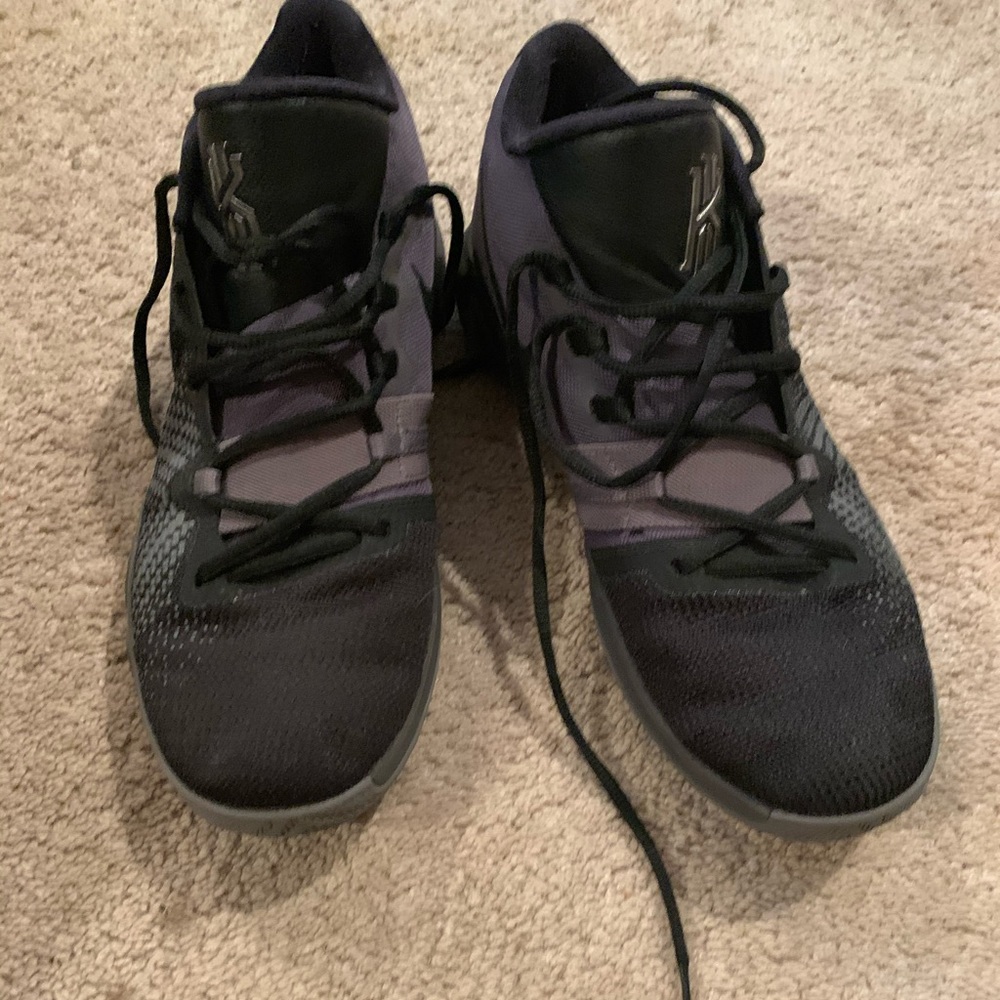 Kyrie Flytrap Black and Gray